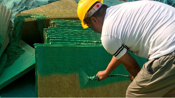 巖棉板專用界面劑的性能特點(diǎn)